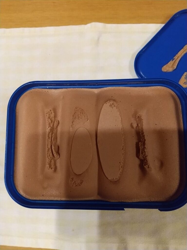 トップバリュチョコレートアイスクリーム
